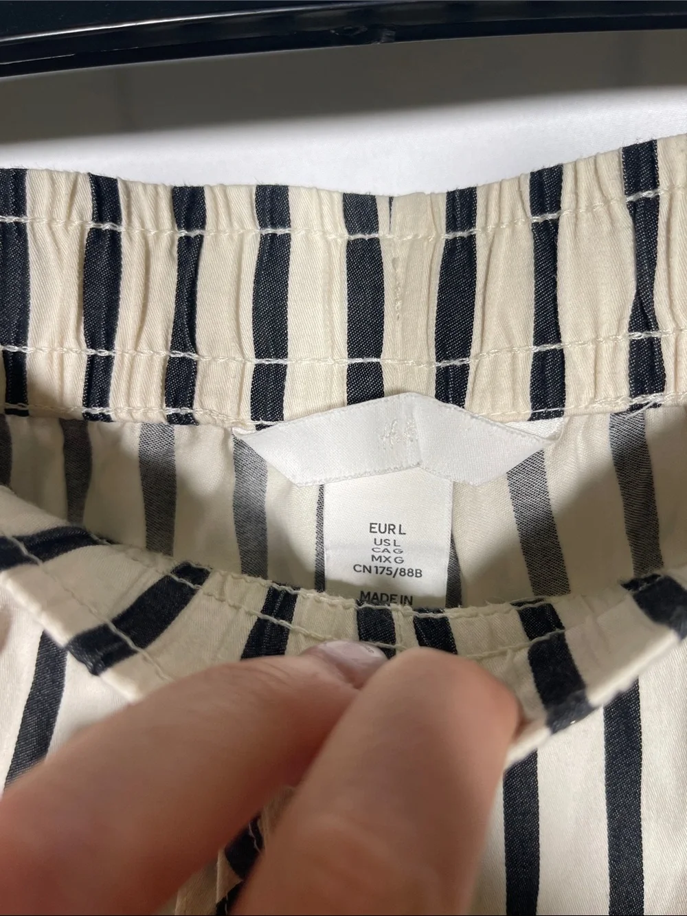 H&M WOMENS BLACK WHITE STRIPED COTTON HIGH WAIST PULL ON SHORTS LARGE